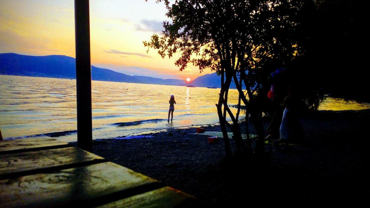 Villa Timber House Tivat Exterior foto